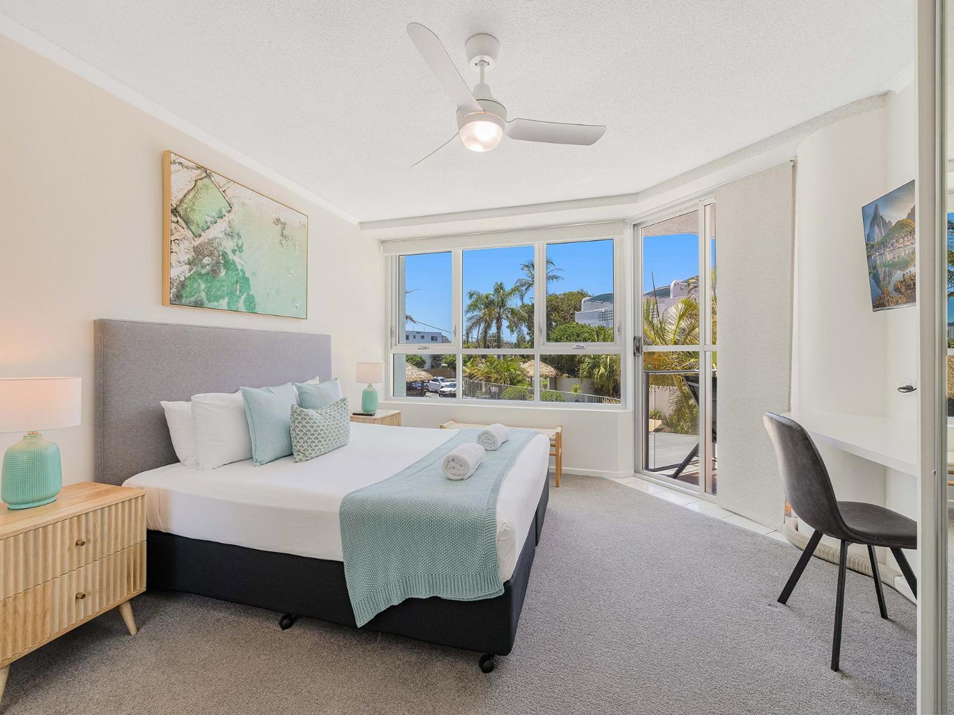 Chateau Royale Beach Resort Maroochydore Sunshine Coast Room photo