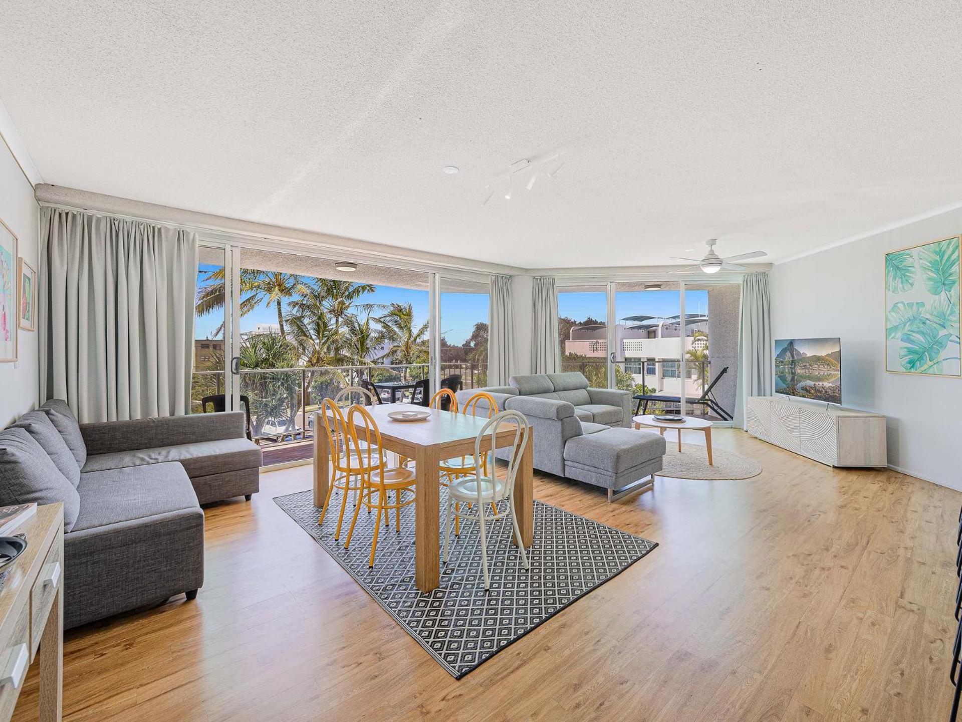 Chateau Royale Beach Resort Maroochydore Sunshine Coast Room photo
