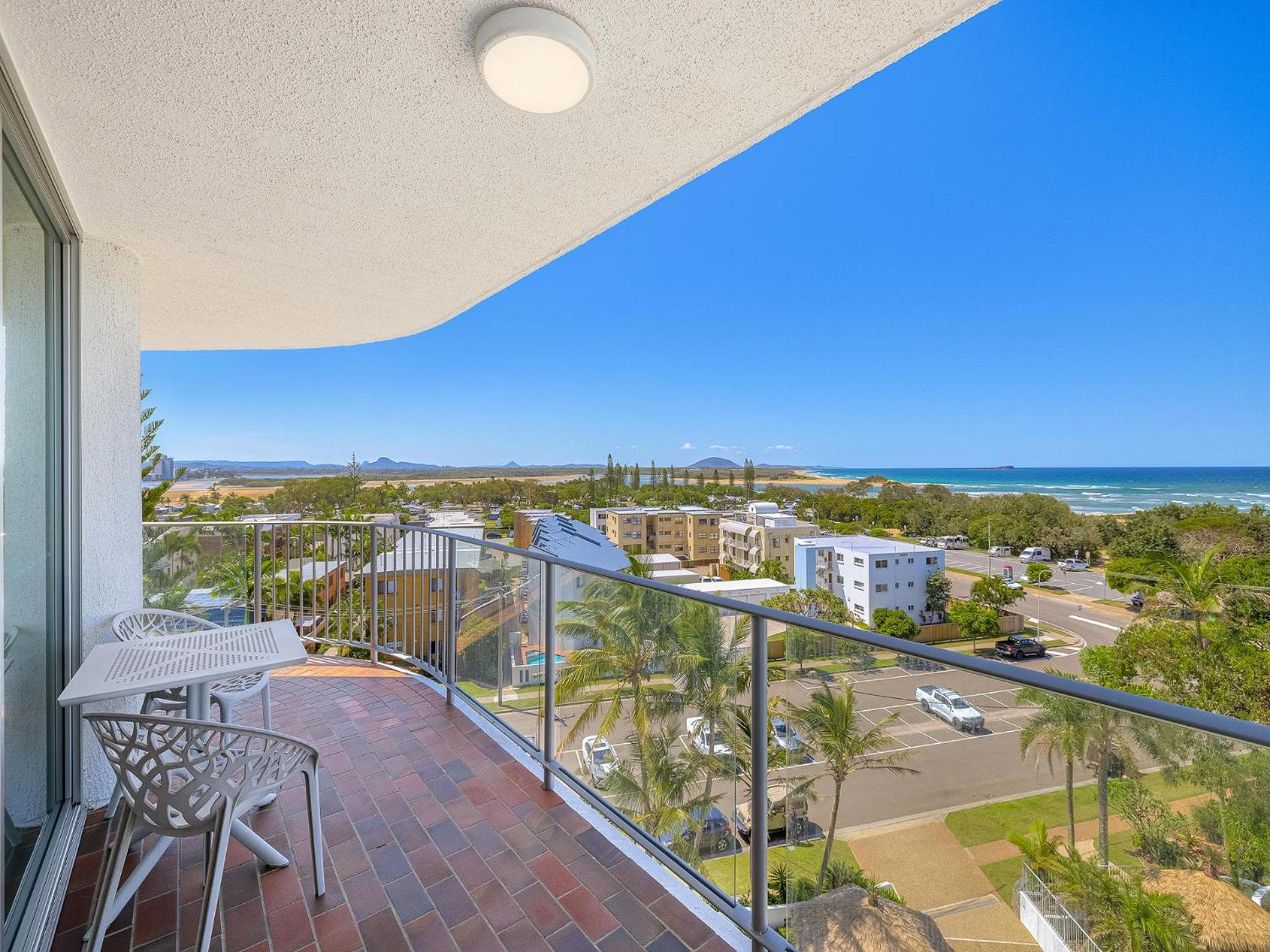 Chateau Royale Beach Resort Maroochydore Sunshine Coast Exterior photo