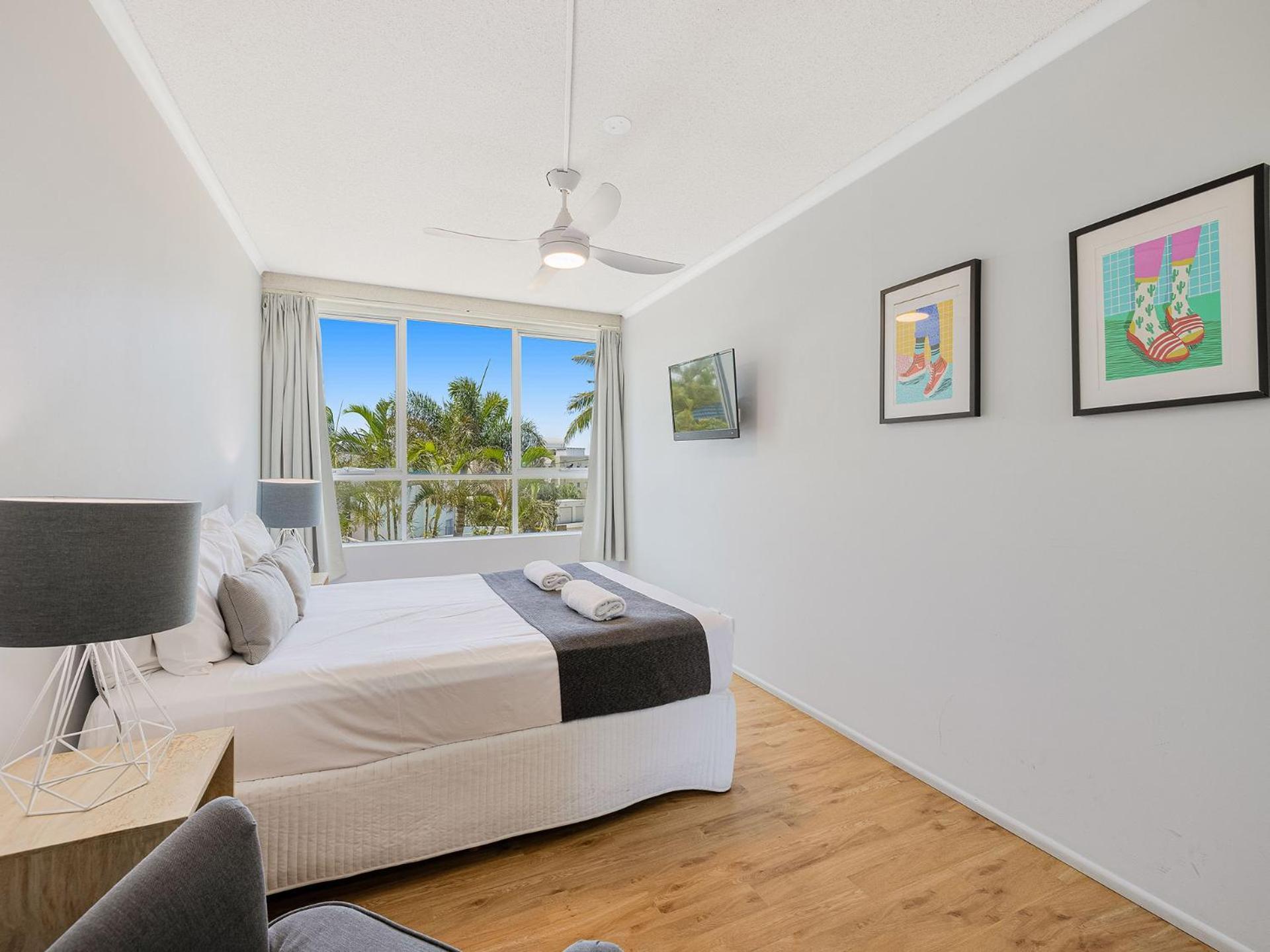 Chateau Royale Beach Resort Maroochydore Sunshine Coast Room photo