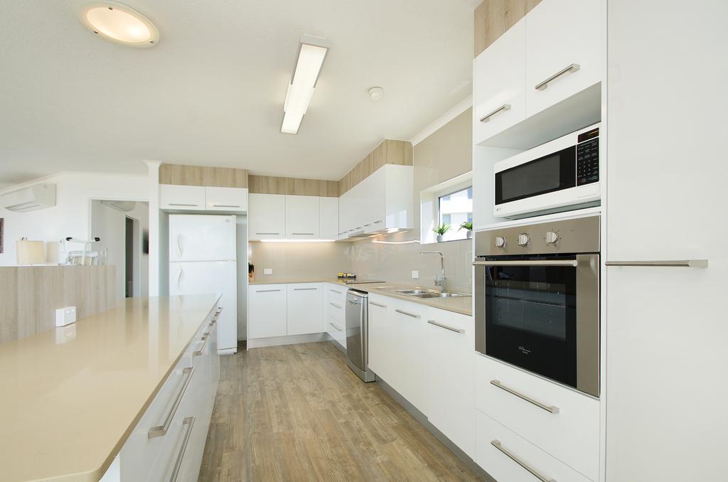 Chateau Royale Beach Resort Maroochydore Sunshine Coast Room photo